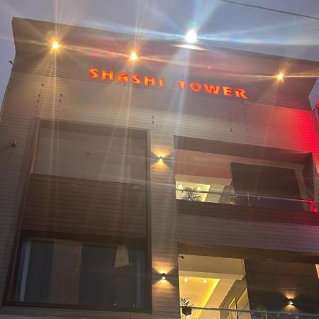 Hotel Platinum Inn Лудяна Екстериор снимка