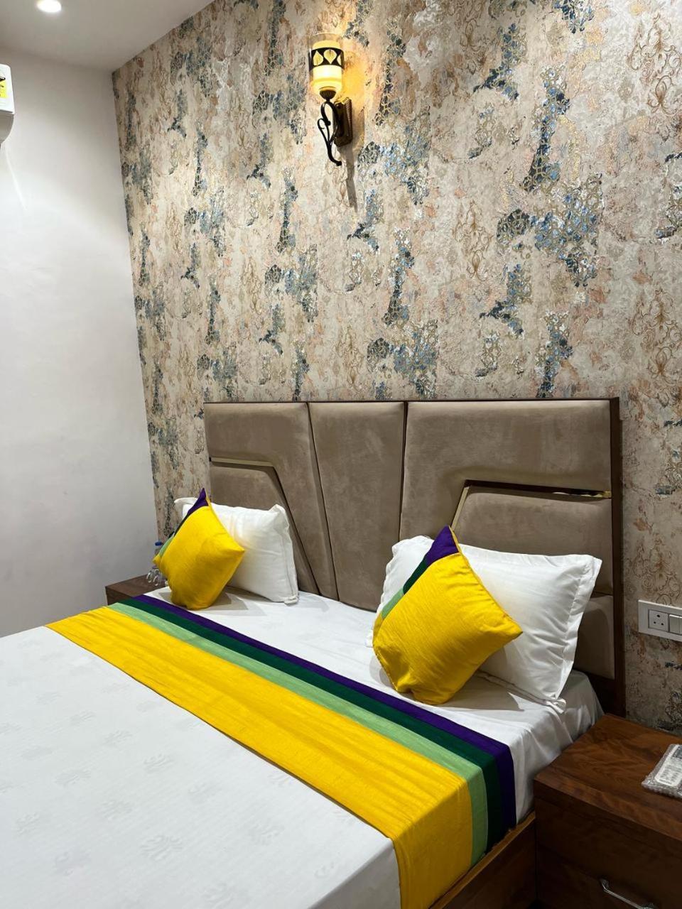 Hotel Platinum Inn Лудяна Екстериор снимка