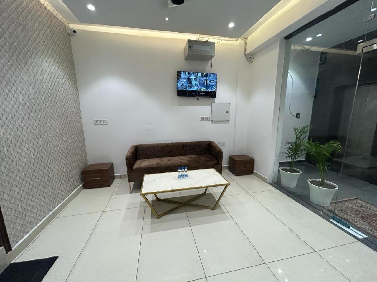 Hotel Platinum Inn Лудяна Екстериор снимка